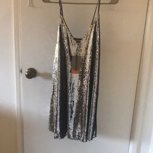 Short strappy dress with sequins, M